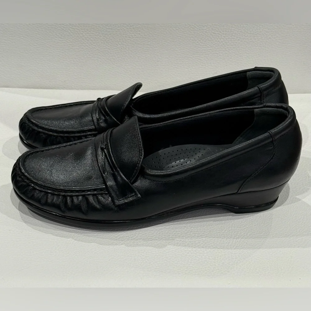 SAS Tripad Easier Slip On Wedge Black Leather Loafers Women's Size 7.5 M